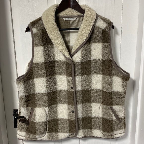 Woolrich Jackets & Blazers - Woolrich Buffalo Plaid snap 2Xl vest